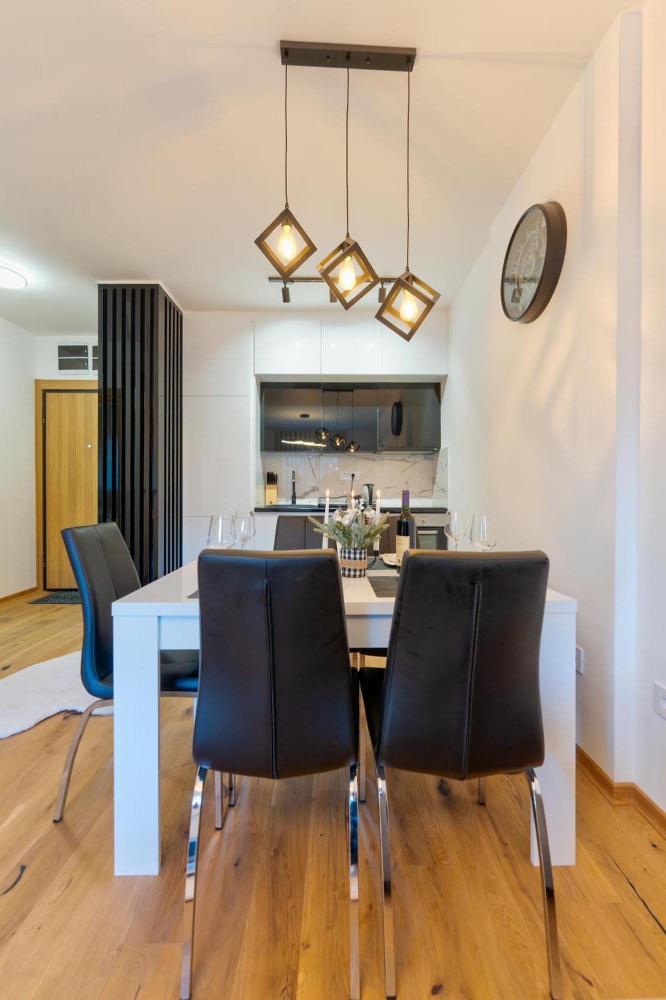 Apartment M&l *