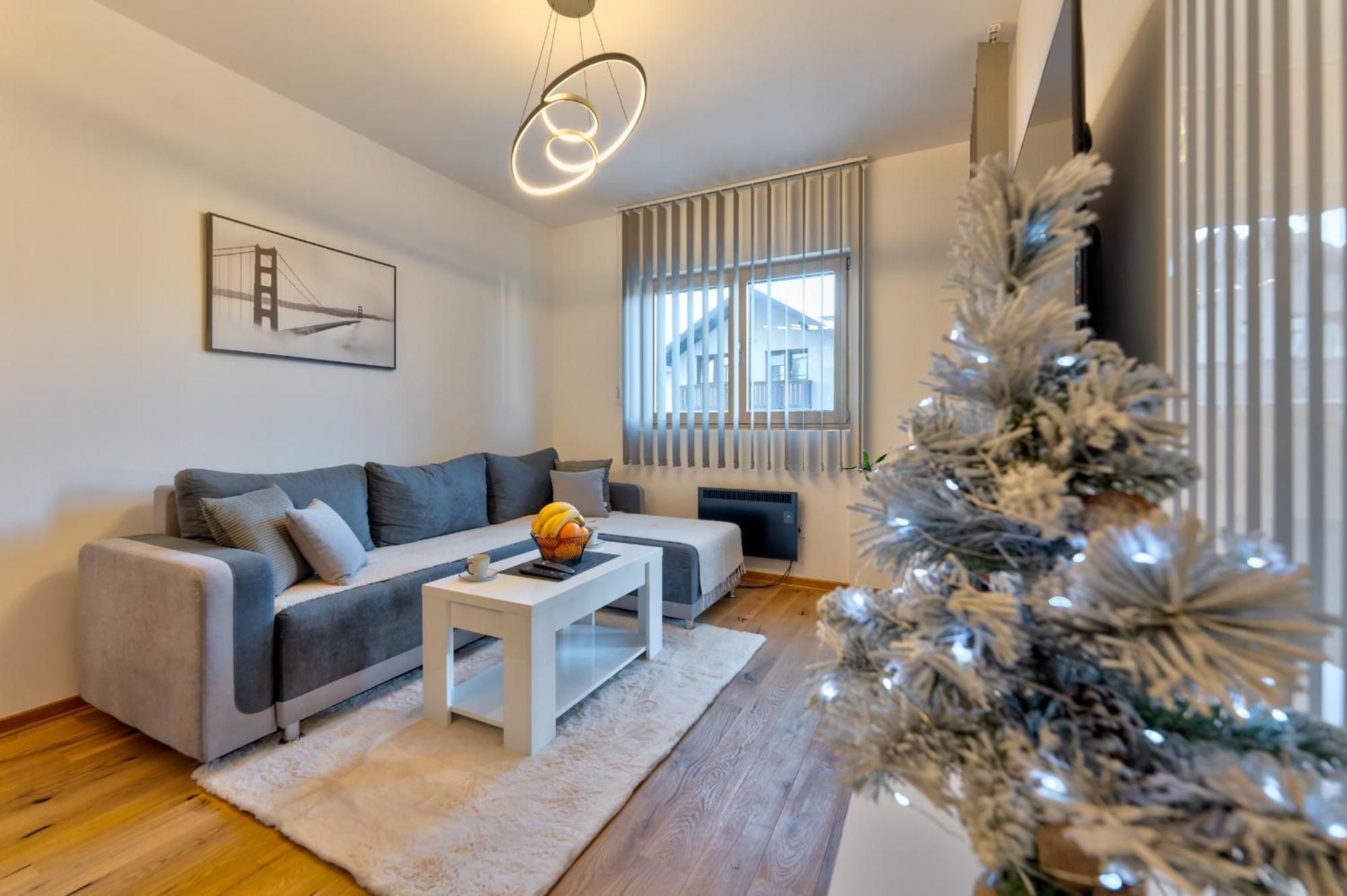 Apartment M&l *