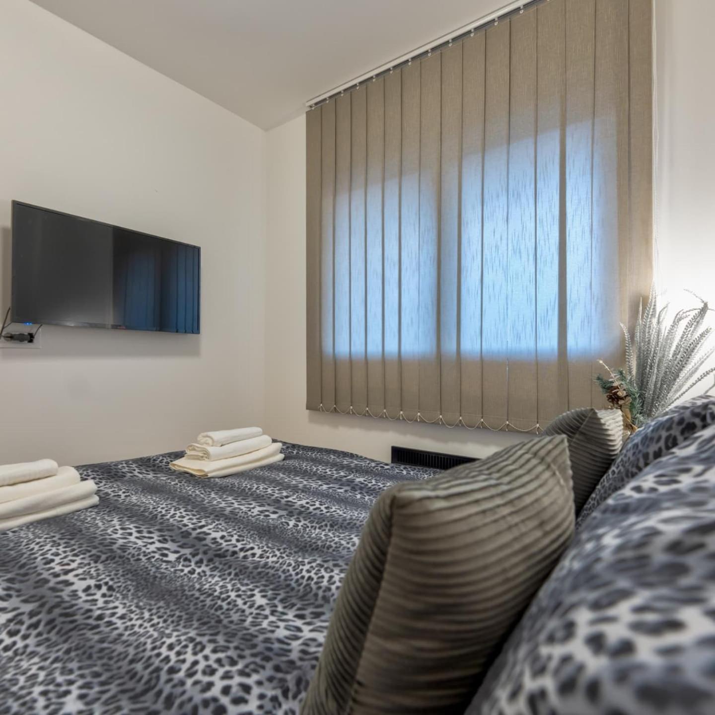 M&l Apartment *
