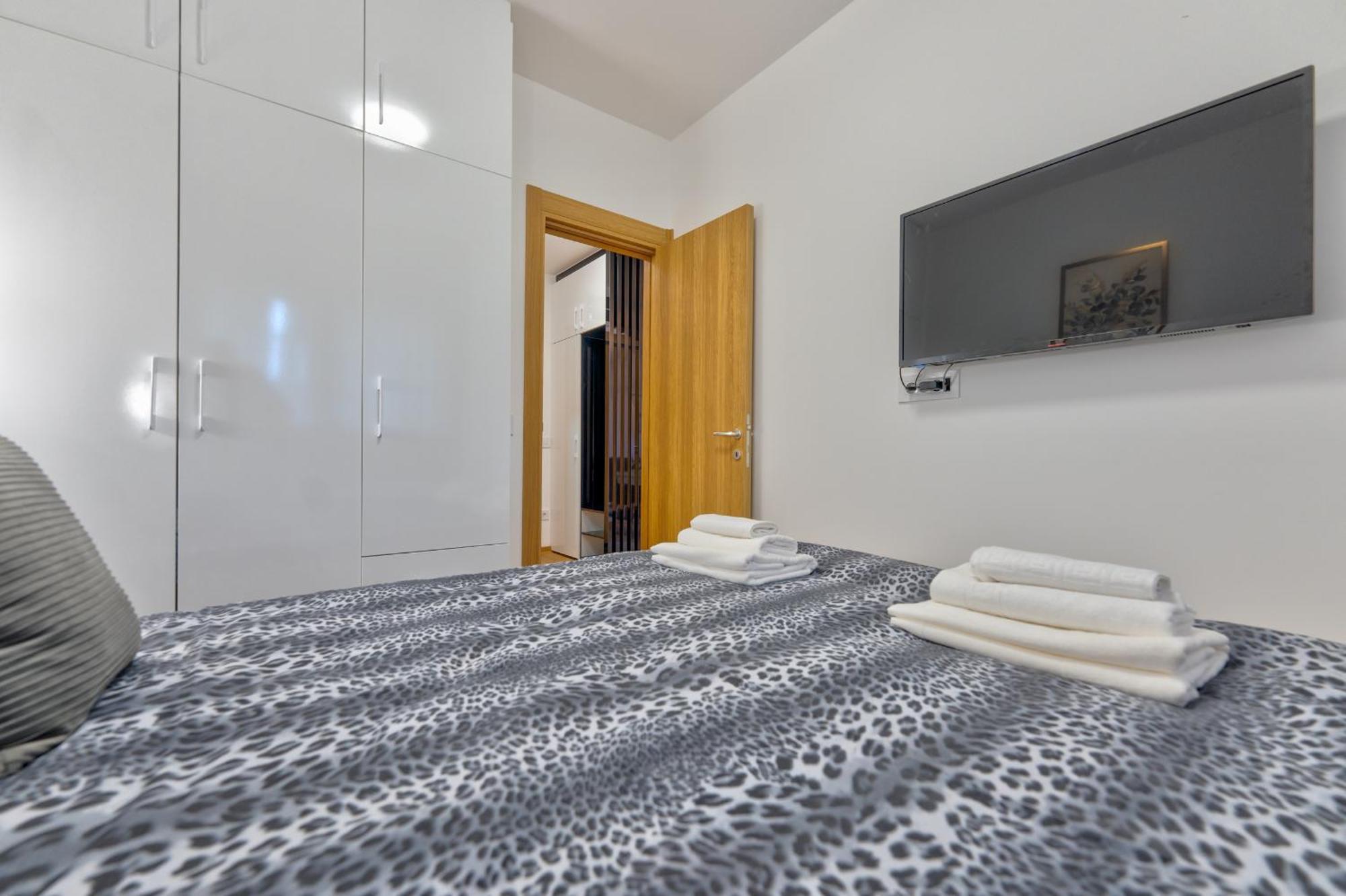 Apartment M&l *