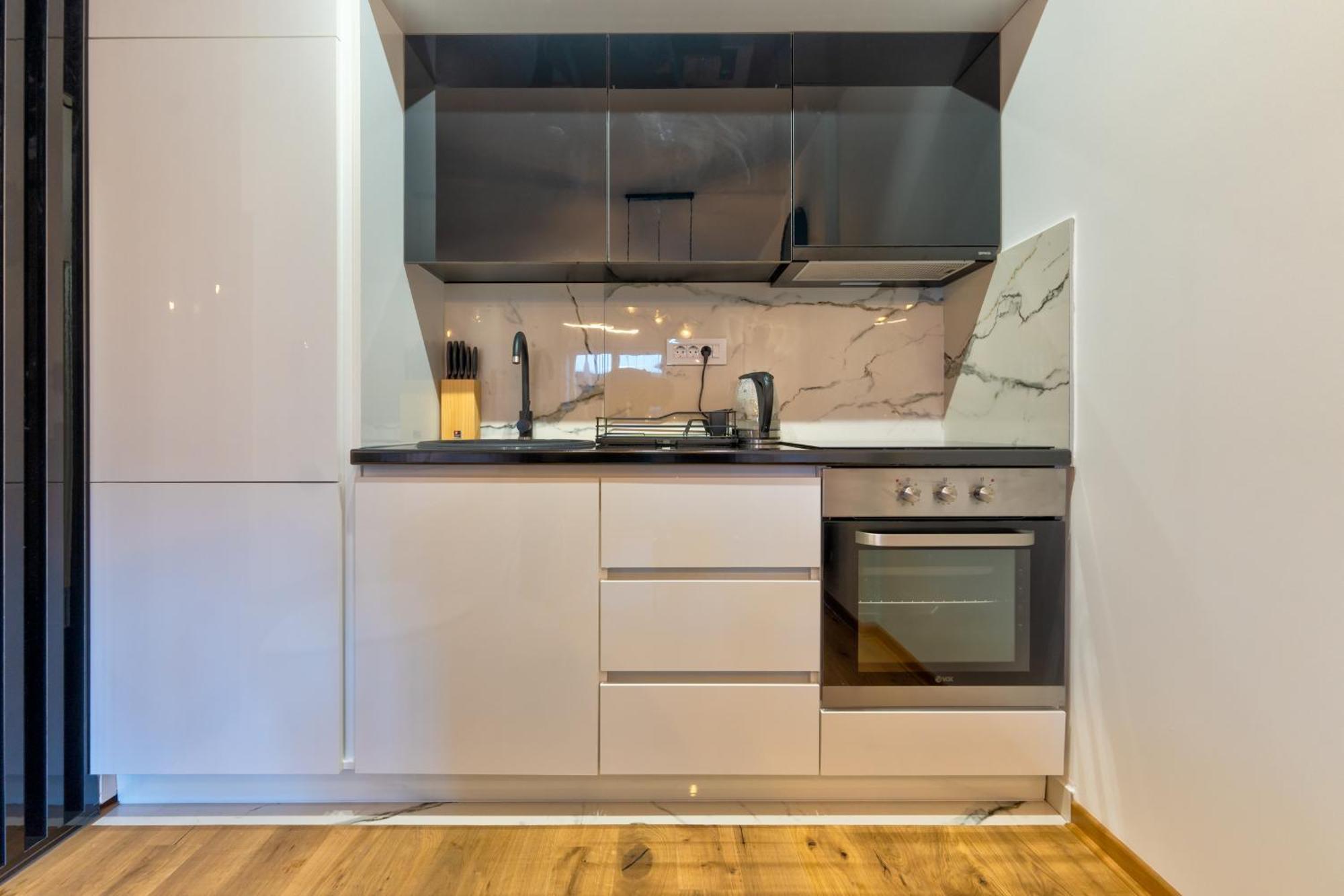 M&l Apartment *