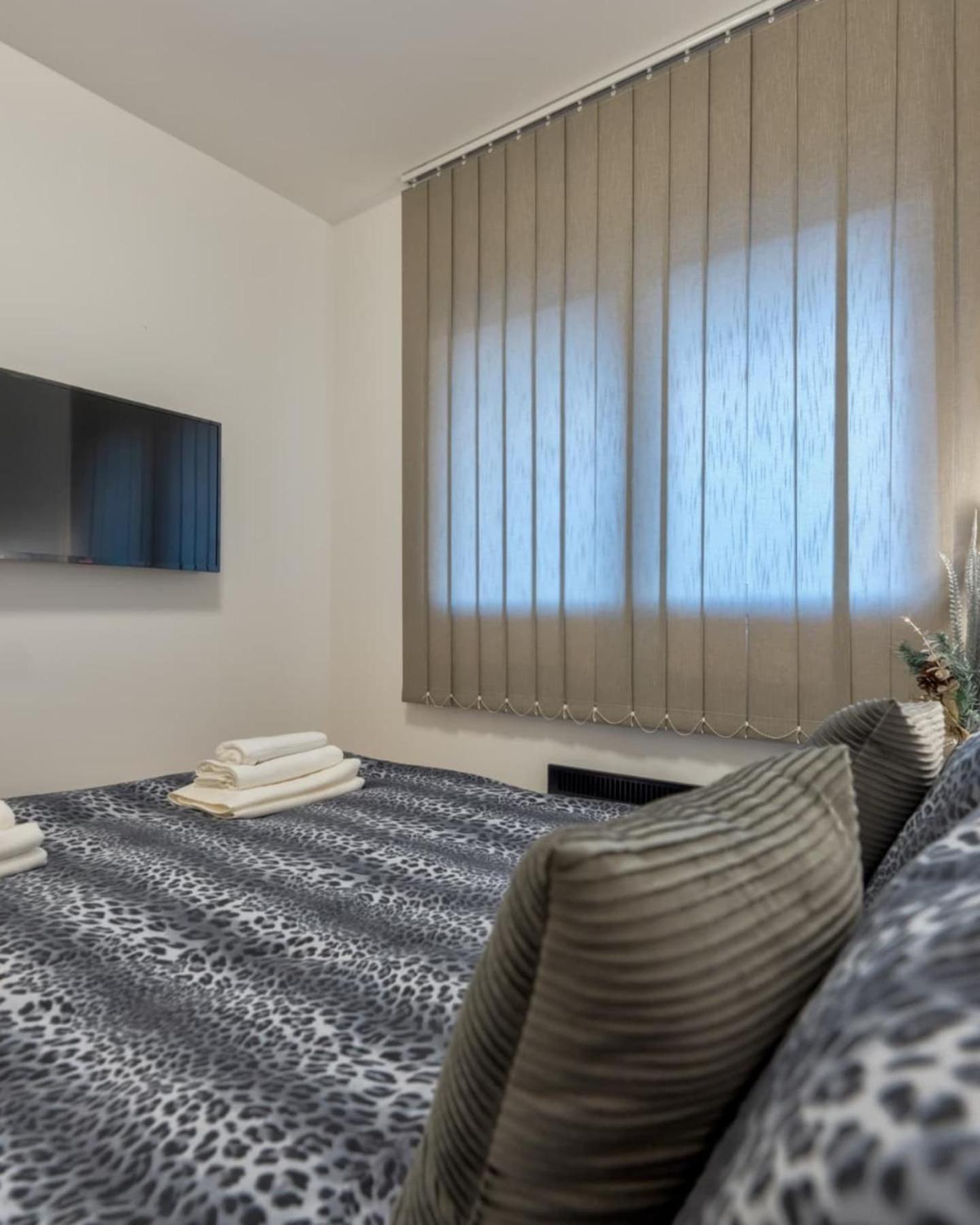 M&l Apartment *